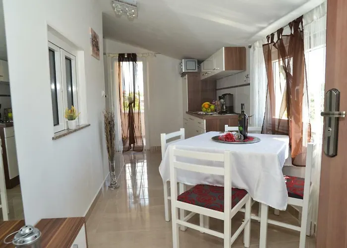 Апартаменты Antonio Задар